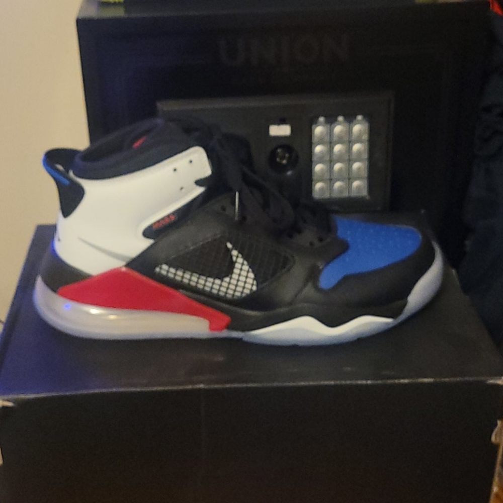 Brand new in box jordan mars